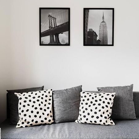 City Center - 3 Rooms - New Building - Private Parking Place - Garage 브로츠와프 외부 사진