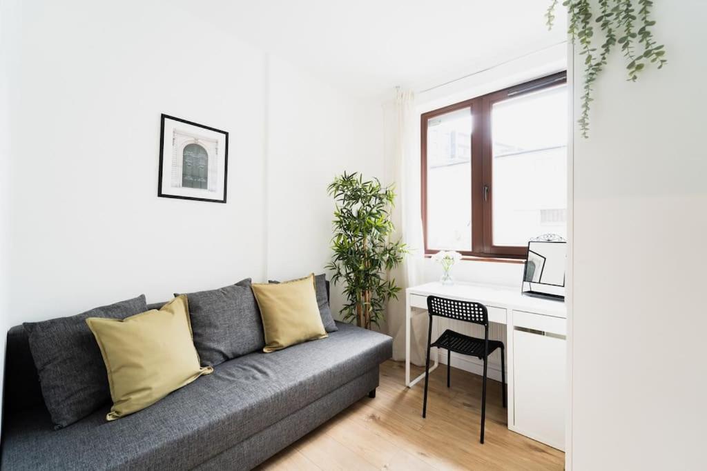 City Center - 3 Rooms - New Building - Private Parking Place - Garage 브로츠와프 외부 사진