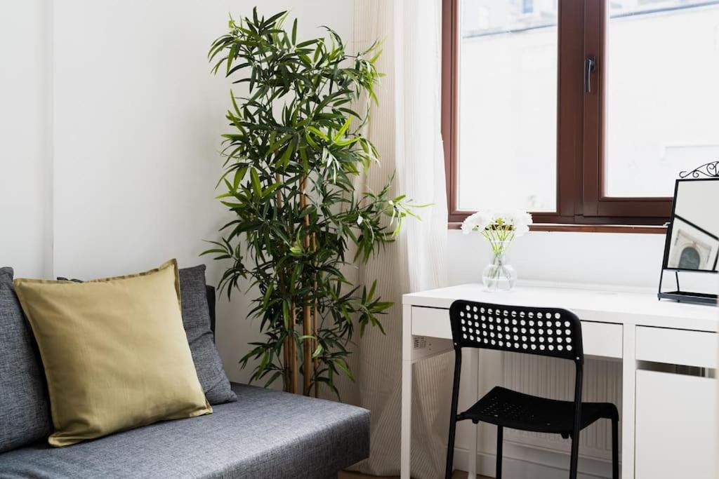 City Center - 3 Rooms - New Building - Private Parking Place - Garage 브로츠와프 외부 사진