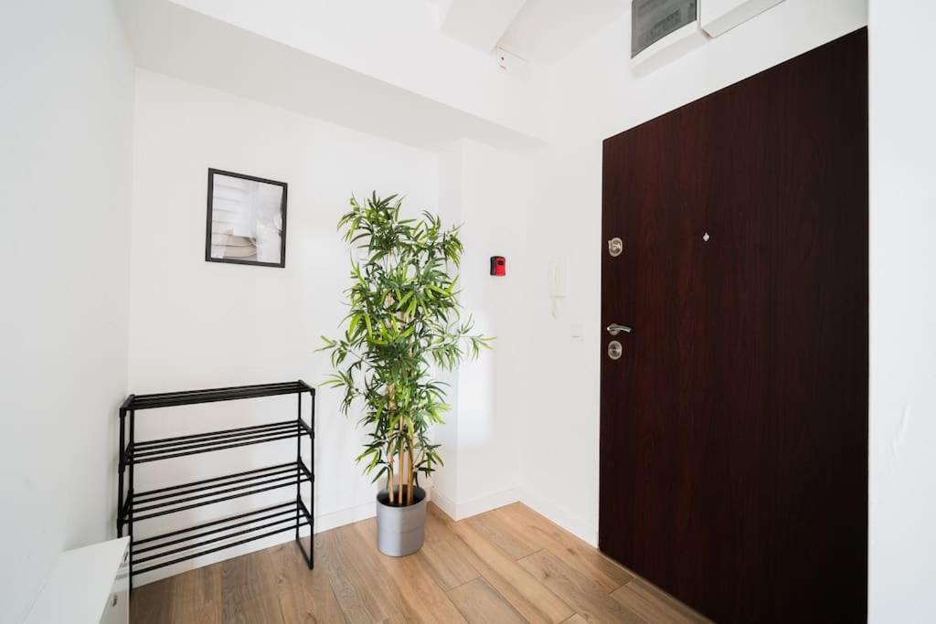 City Center - 3 Rooms - New Building - Private Parking Place - Garage 브로츠와프 외부 사진
